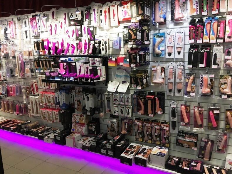 Types of accessories for penis enlargement in sex shops